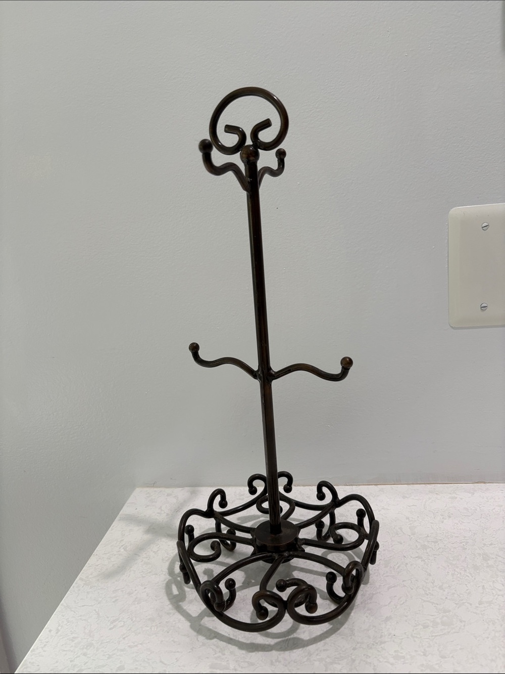 Princess House brown metal mug stand
